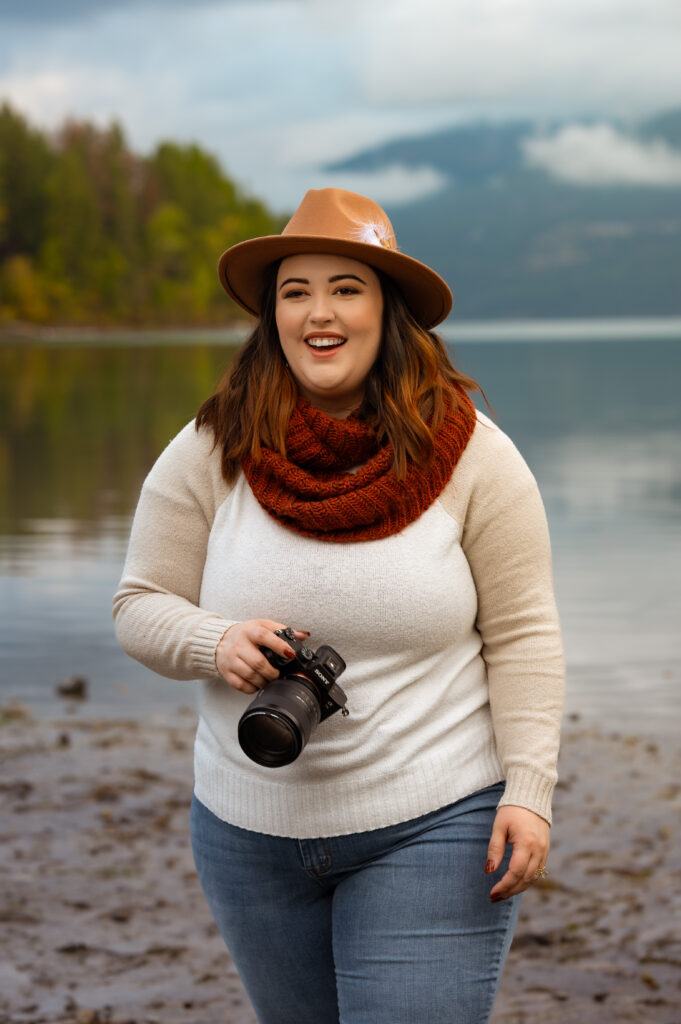 Author of Beginner Photographer's Guide to Appearing Professional & Booking More Clients, Amberly Jeffrey.