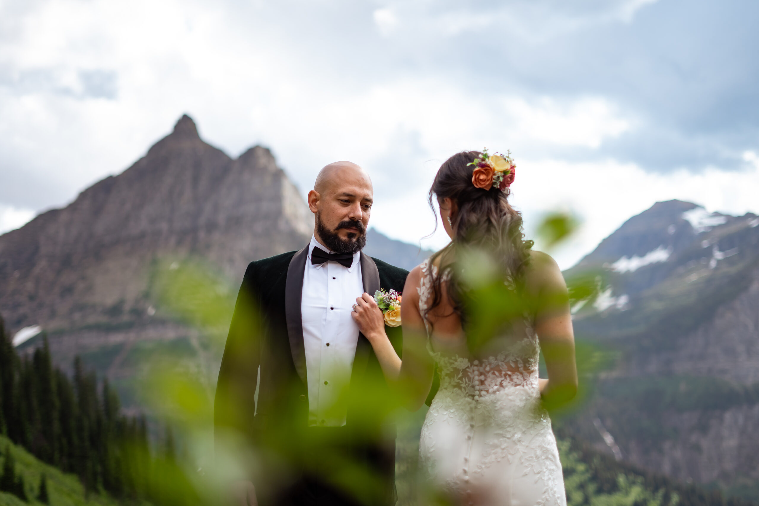 Elopement couple in the mountains.